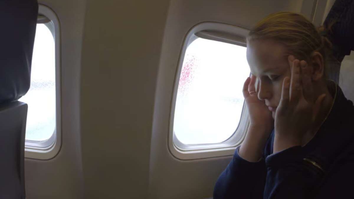 Cristaux dans les oreilles : peut-on prendre l'avion ?