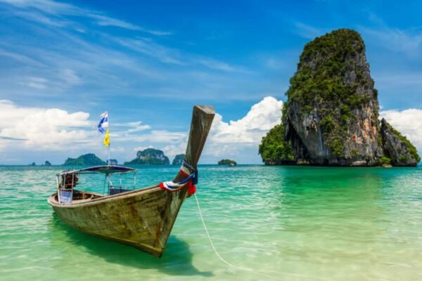 Que dois-je prendre avec moi pour un voyage en Thaïlande ?